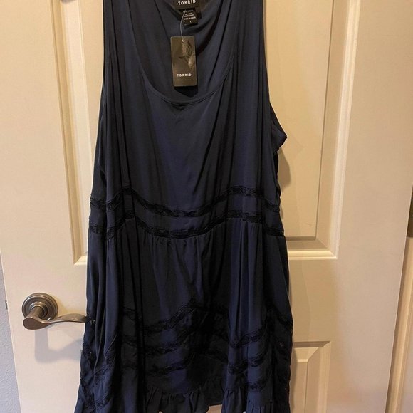 Torrid‎ navy ruffle tank - Picture 2 of 3
